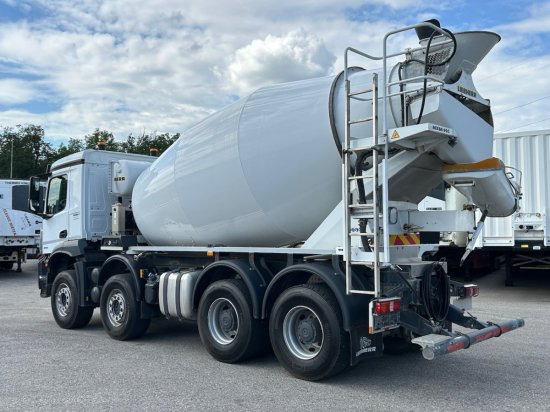 Mercedes-Benz Arocs 3743, 8x4 Betonmischer, Euro 6, 9m³ Liebherr Mischer - Camião betoneira: foto 4 Mercedes-Benz Arocs 3743, 8x4 Betonmischer, Euro 6, 9m³ Liebherr Mischer - Camião betoneira: foto 4