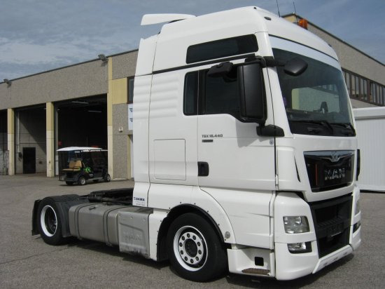MAN TGX 18.440 XXL Low Deck, Retarder, Standklima, Euro 6, - Tractor: foto 3 MAN TGX 18.440 XXL Low Deck, Retarder, Standklima, Euro 6, - Tractor: foto 3