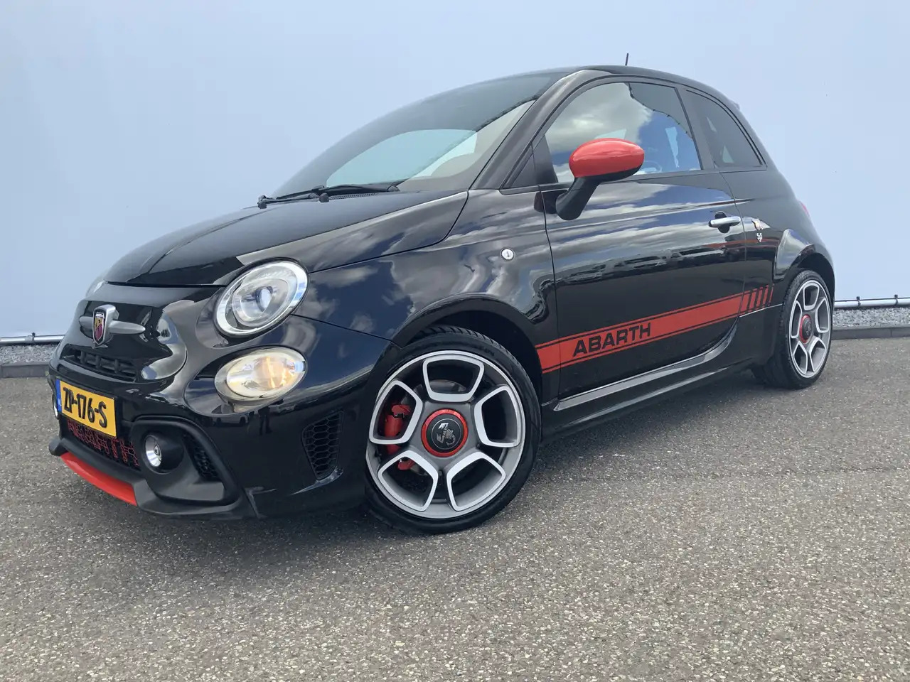 Fiat 500C Abarth 1.4 T-Jet 595 Automaat Euro 6 - Cabrio: foto 1 Fiat 500C Abarth 1.4 T-Jet 595 Automaat Euro 6 - Cabrio: foto 1