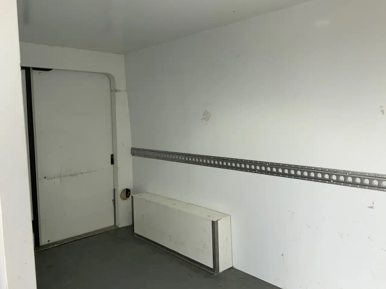 Ford Transit 350 2.0 TDCI L3H2 Trend Koelauto & Vries Automaat - Furgão: foto 5 Ford Transit 350 2.0 TDCI L3H2 Trend Koelauto & Vries Automaat - Furgão: foto 5