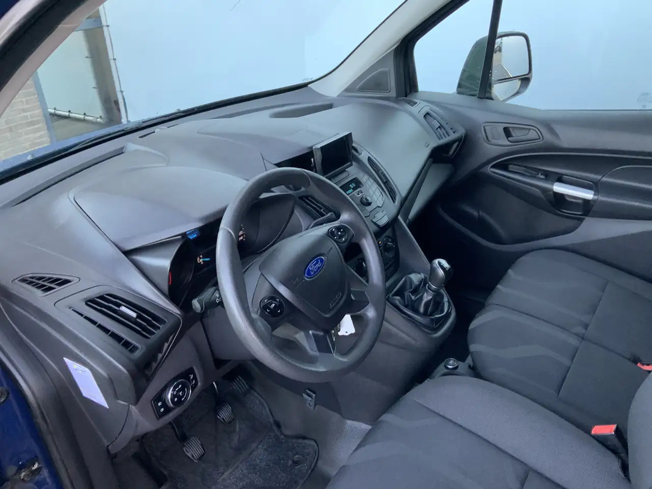 Ford Transit Connect 1.5 TDCI L1 Trend Airco Cruise Trekhaak 1200 kg Eu - Furgão compacto: foto 5 Ford Transit Connect 1.5 TDCI L1 Trend Airco Cruise Trekhaak 1200 kg Eu - Furgão compacto: foto 5