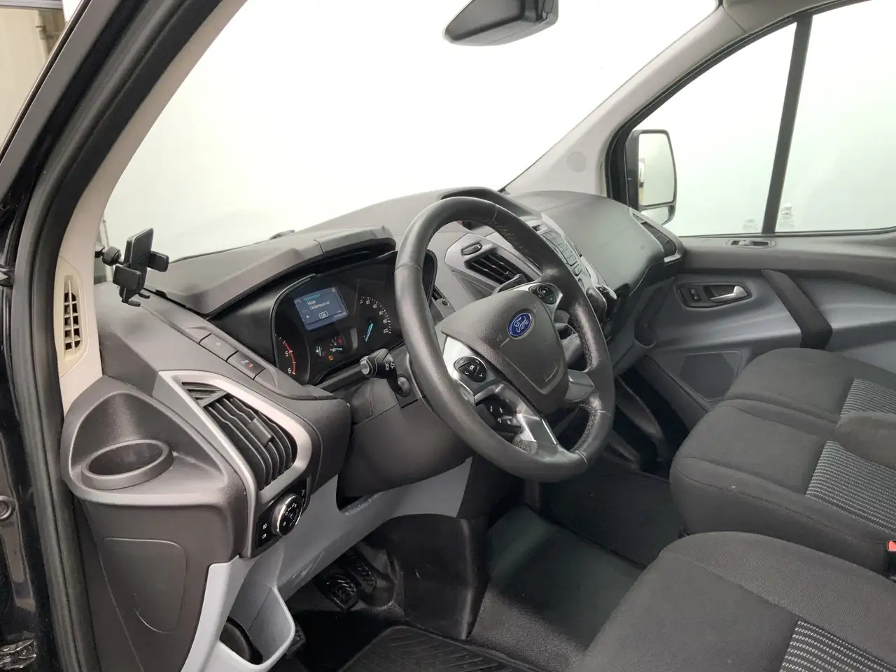 Ford Transit Custom 270 2.2 TDCI L1H1 Trend Airco Cruise 3 Zits Camera - Furgão: foto 5 Ford Transit Custom 270 2.2 TDCI L1H1 Trend Airco Cruise 3 Zits Camera - Furgão: foto 5