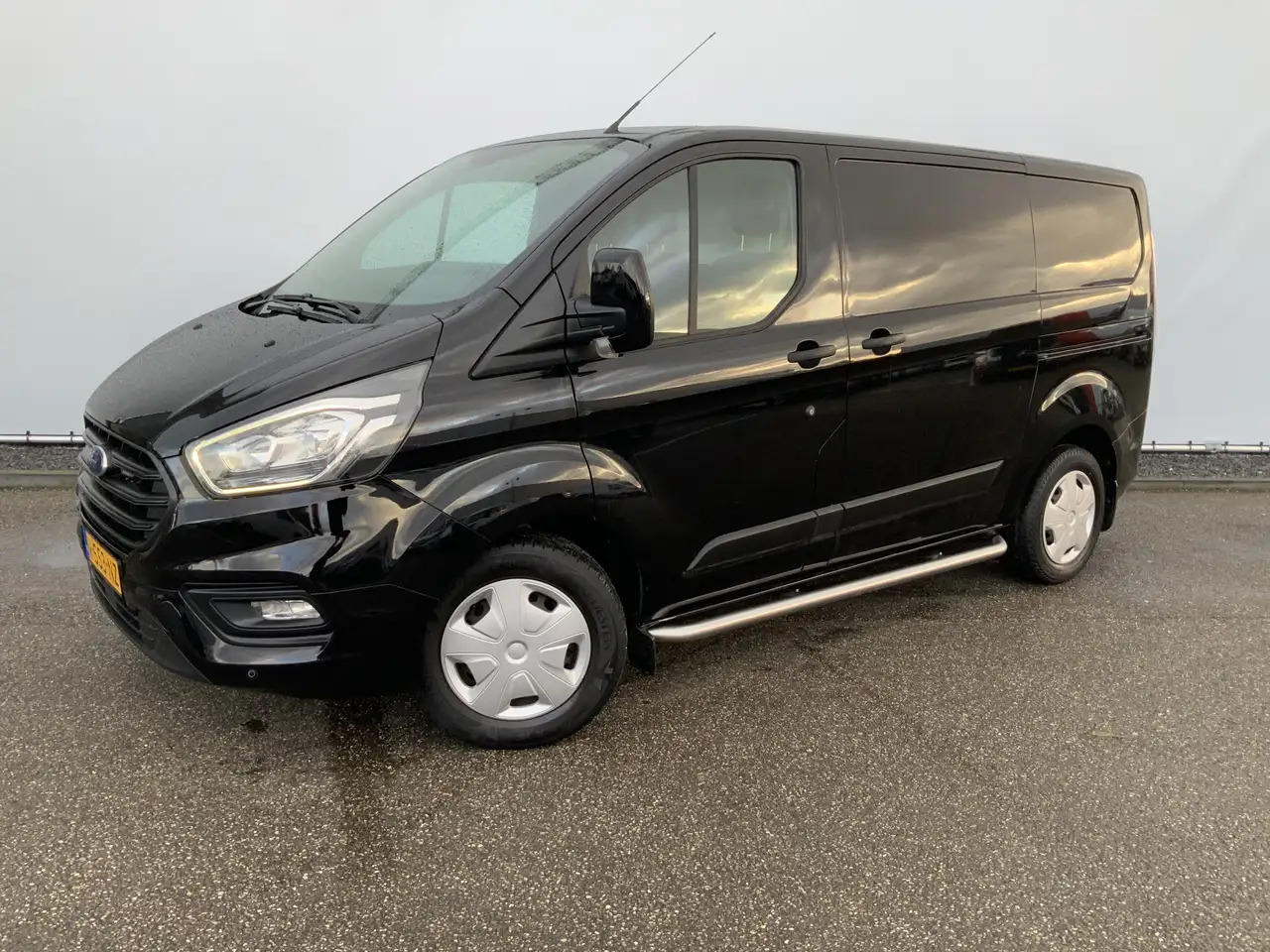Ford Transit Custom 280 2.0 TDCI L1H1 Automaat Dub Schuifdeur Side Bar - Furgão: foto 1 Ford Transit Custom 280 2.0 TDCI L1H1 Automaat Dub Schuifdeur Side Bar - Furgão: foto 1