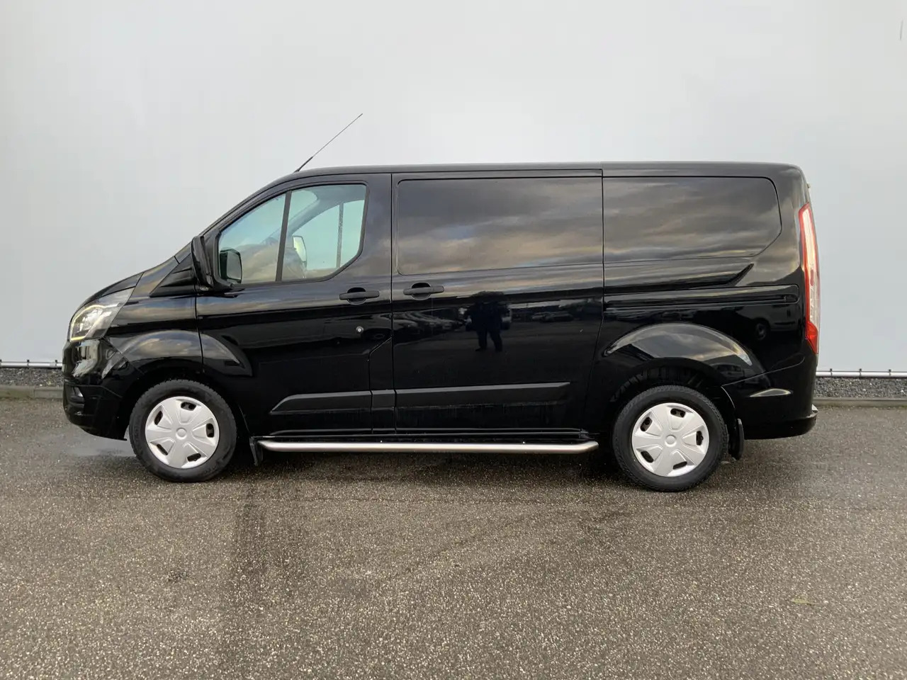 Ford Transit Custom 280 2.0 TDCI L1H1 Automaat Dub Schuifdeur Side Bar - Furgão: foto 3 Ford Transit Custom 280 2.0 TDCI L1H1 Automaat Dub Schuifdeur Side Bar - Furgão: foto 3