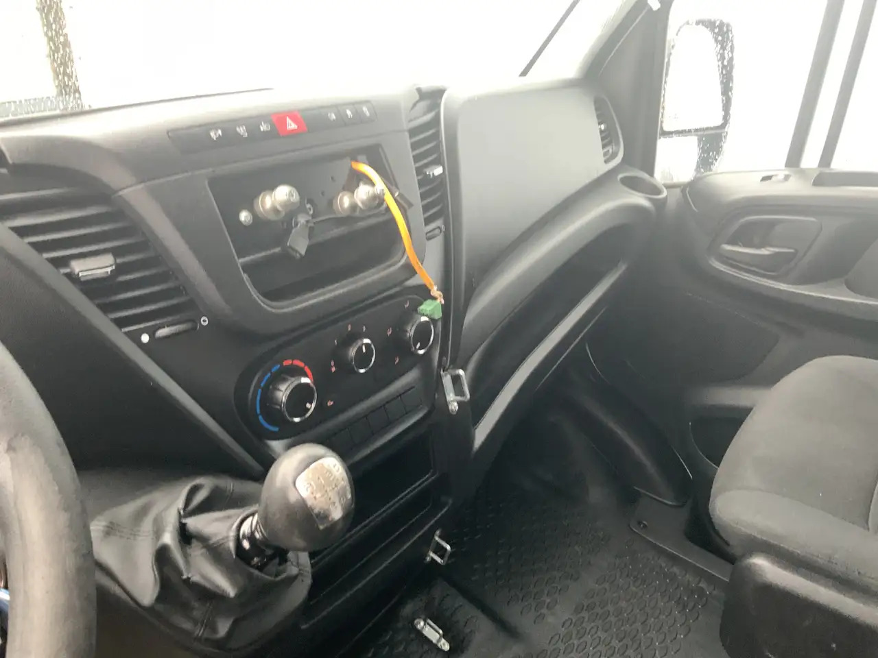 Iveco Daily 35S12 2.3 345 VriesAuto 10 deuren _40 gr onder 0, - Carrinha frigorífica: foto 5 Iveco Daily 35S12 2.3 345 VriesAuto 10 deuren _40 gr onder 0, - Carrinha frigorífica: foto 5