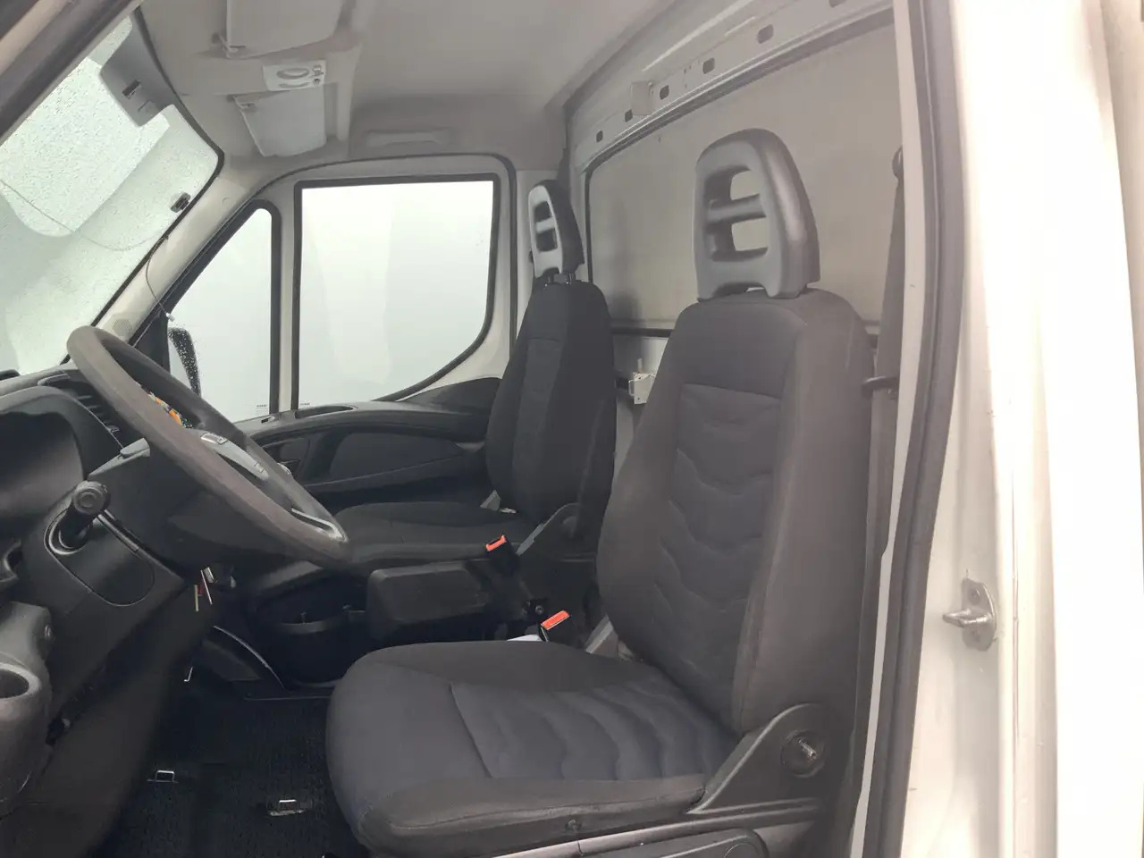 Iveco Daily 35S12 2.3 345 VriesAuto 10 deuren _40 gr onder 0, - Carrinha frigorífica: foto 3 Iveco Daily 35S12 2.3 345 VriesAuto 10 deuren _40 gr onder 0, - Carrinha frigorífica: foto 3
