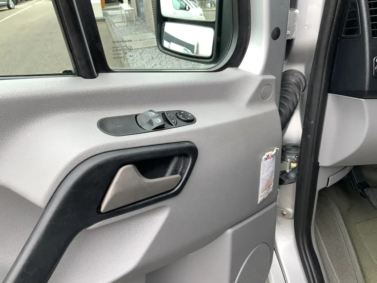 Mercedes-Benz Sprinter 213 2.2 CDI 325 L1H1 Airco Cruise Euro 4 - Furgão: foto 5 Mercedes-Benz Sprinter 213 2.2 CDI 325 L1H1 Airco Cruise Euro 4 - Furgão: foto 5