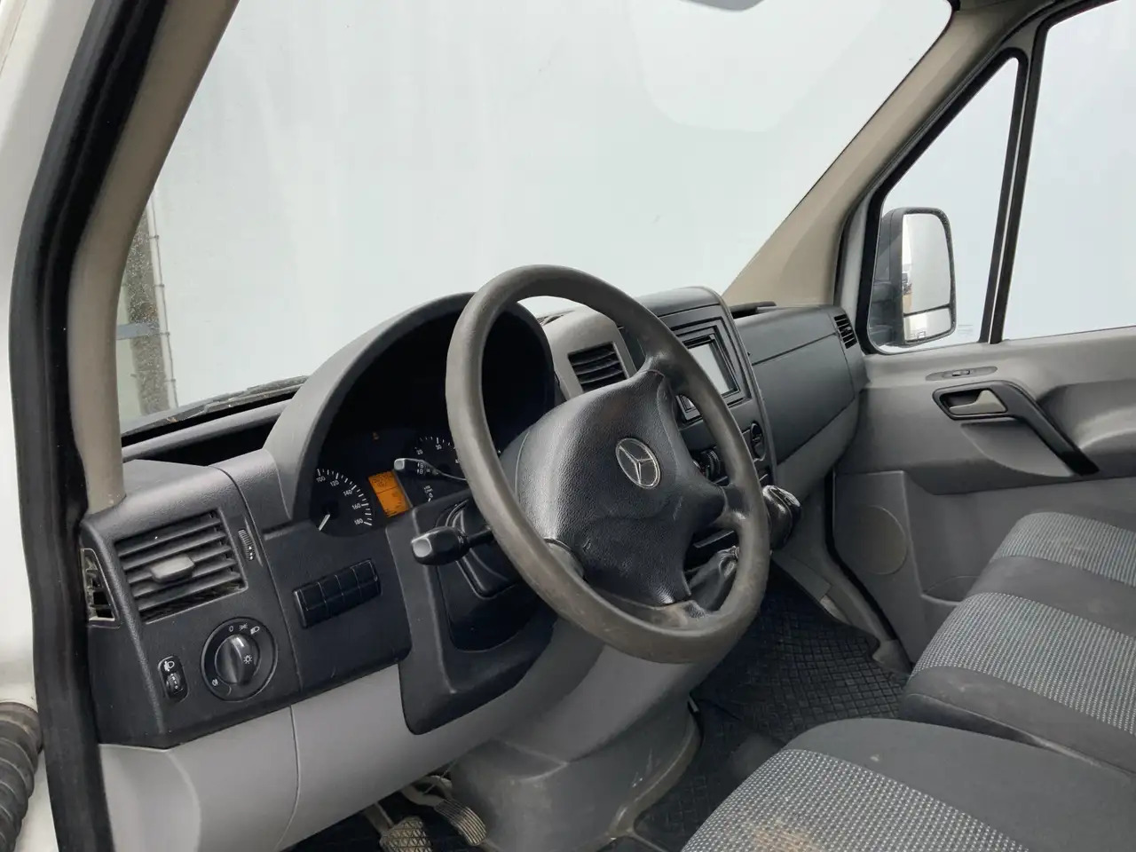 Mercedes-Benz Sprinter 513 2.2 CDI 432 Meubelbak & Deuren 3 Zits Cruise T - Carrinha de contentor: foto 5 Mercedes-Benz Sprinter 513 2.2 CDI 432 Meubelbak & Deuren 3 Zits Cruise T - Carrinha de contentor: foto 5