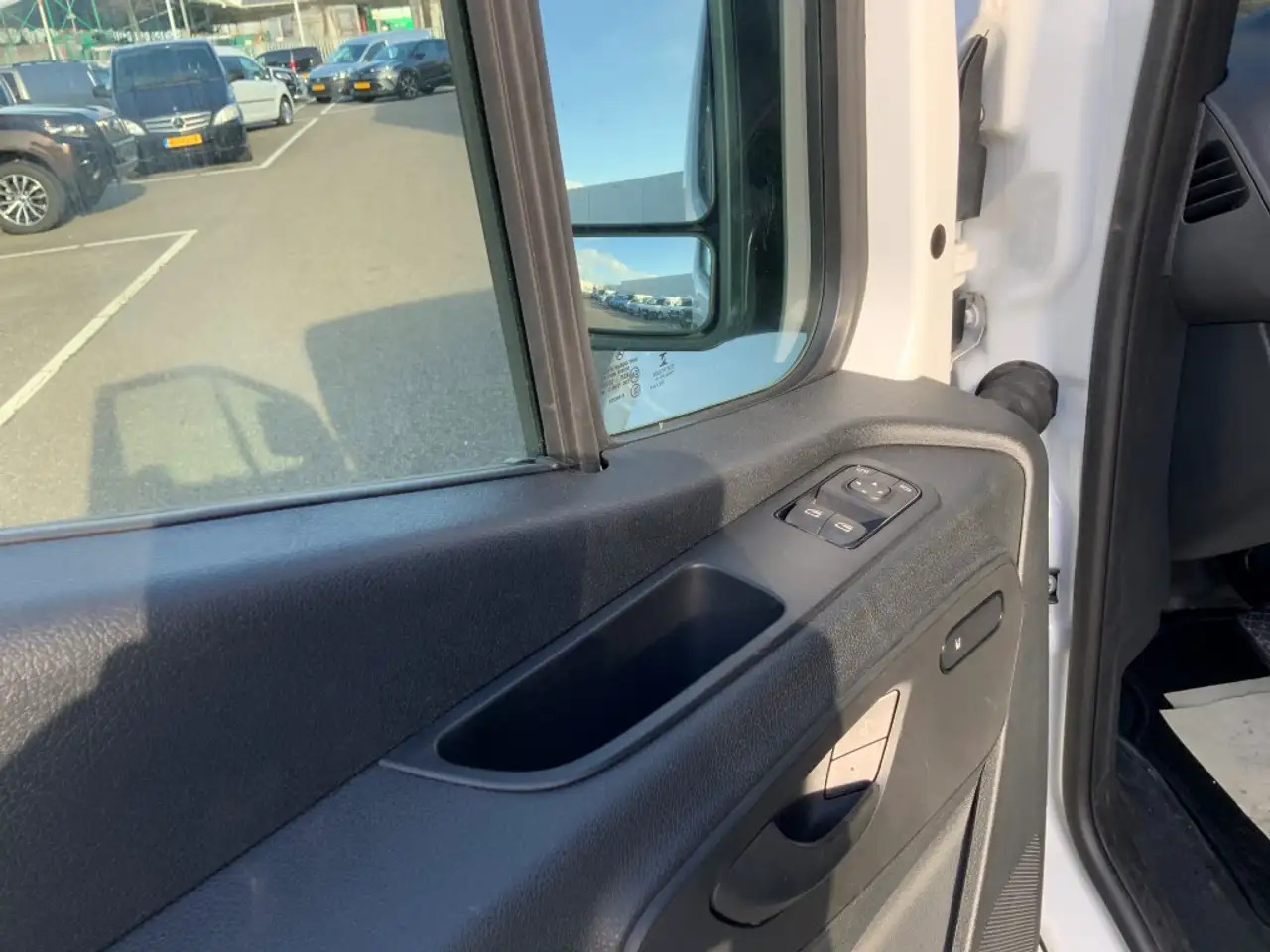 Furgão Mercedes-Benz Sprinter E-Sprinter NIEUW !!! L2H2 55 kWh Airco 3 Zits Opst: foto 8