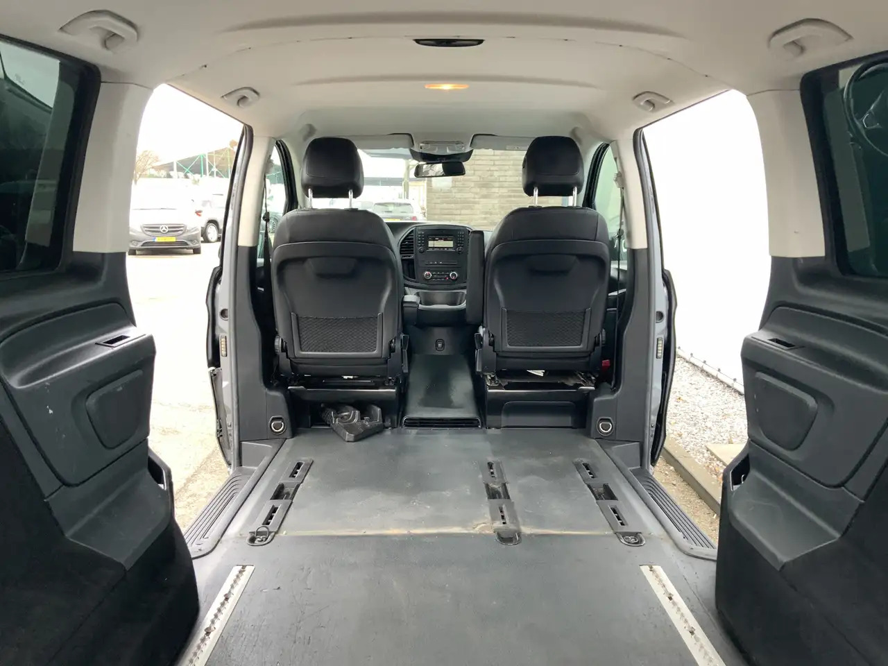 Furgão Mercedes-Benz Vito 116 CDI Lang Automaat Airco Cruise Camera Trekhaak: foto 13 Furgão Mercedes-Benz Vito 116 CDI Lang Automaat Airco Cruise Camera Trekhaak: foto 13