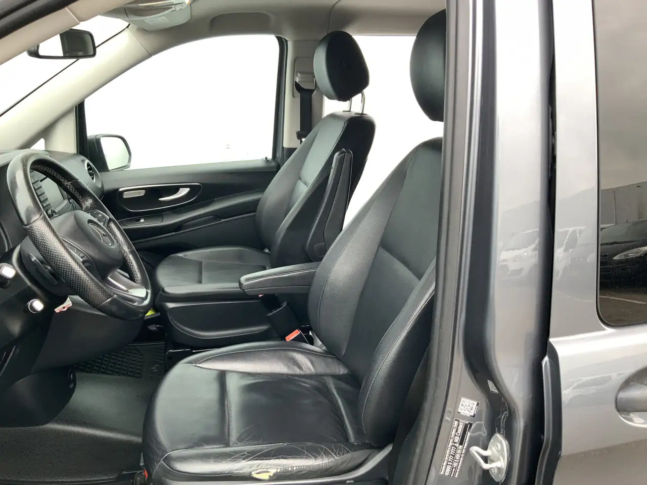 Furgão Mercedes-Benz Vito 116 CDI Lang Automaat Airco Cruise Camera Trekhaak: foto 11 Furgão Mercedes-Benz Vito 116 CDI Lang Automaat Airco Cruise Camera Trekhaak: foto 11