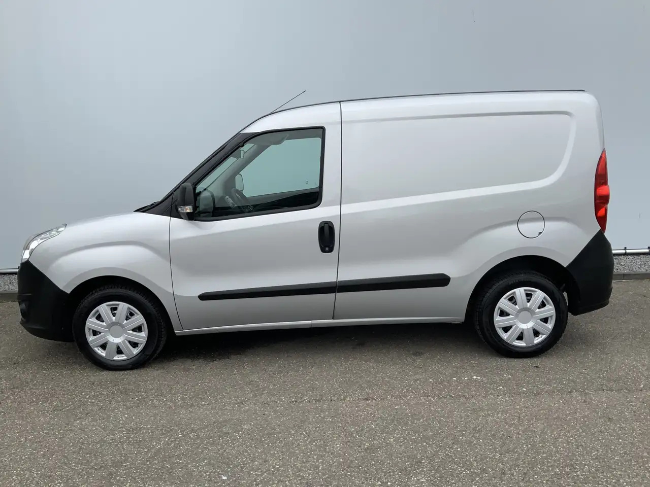 Opel Combo 1.3 CDTi L1H1 Edition Airco Euro 6 - Furgão compacto: foto 3 Opel Combo 1.3 CDTi L1H1 Edition Airco Euro 6 - Furgão compacto: foto 3