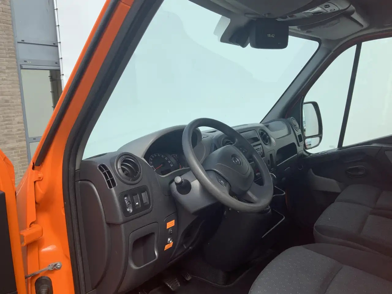 Opel Movano 2.3 CDTI L2H3 Airco Cruise 3 Zits Trekhaak 2500 kg - Furgão: foto 5 Opel Movano 2.3 CDTI L2H3 Airco Cruise 3 Zits Trekhaak 2500 kg - Furgão: foto 5