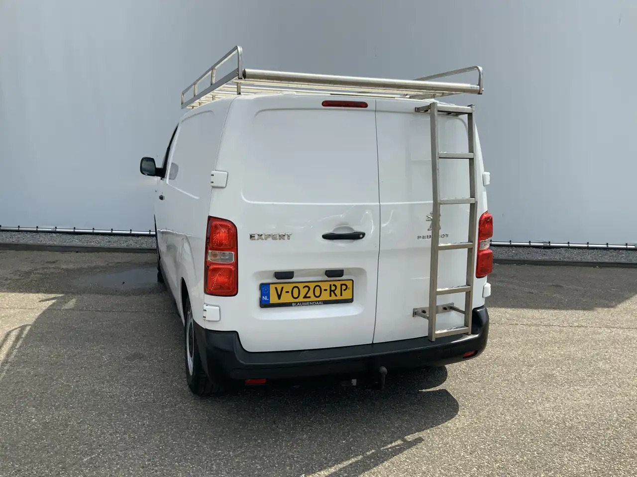 Peugeot Expert glazenwasser 226S 1.6 BlueHDI 115 Inbouw 530 liter - Furgão: foto 4 Peugeot Expert glazenwasser 226S 1.6 BlueHDI 115 Inbouw 530 liter - Furgão: foto 4