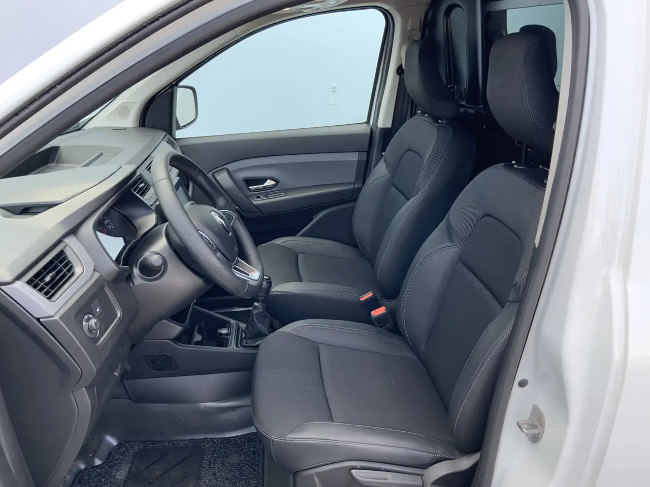 Renault Express 1.5 dCi 75 Comfort +Airco Cruise Navi Scherm Euro - Furgão compacto: foto 4 Renault Express 1.5 dCi 75 Comfort +Airco Cruise Navi Scherm Euro - Furgão compacto: foto 4