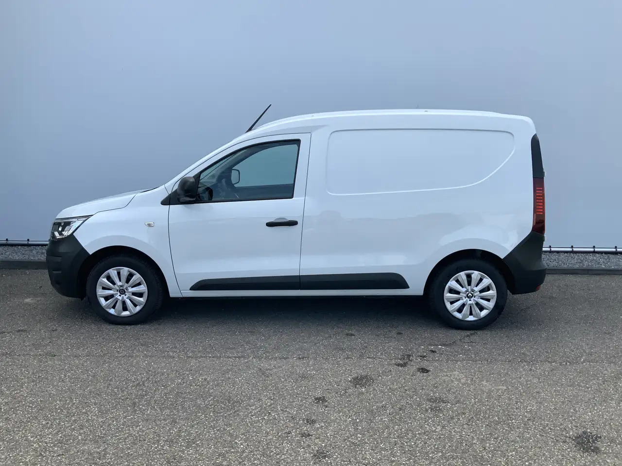 Renault Express 1.5 dCi 75 Comfort +Airco Cruise Navi Scherm Euro - Furgão compacto: foto 3 Renault Express 1.5 dCi 75 Comfort +Airco Cruise Navi Scherm Euro - Furgão compacto: foto 3