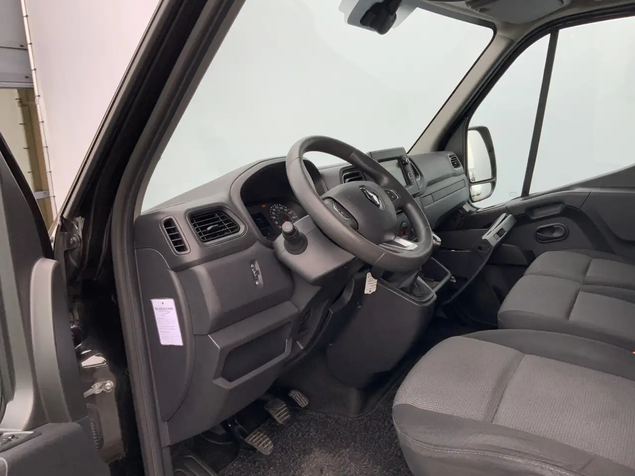 Renault Master T35 2.3 dCi 150 L2H2 Airco Cruise 3 Zits Camera Tr - Furgão: foto 5 Renault Master T35 2.3 dCi 150 L2H2 Airco Cruise 3 Zits Camera Tr - Furgão: foto 5