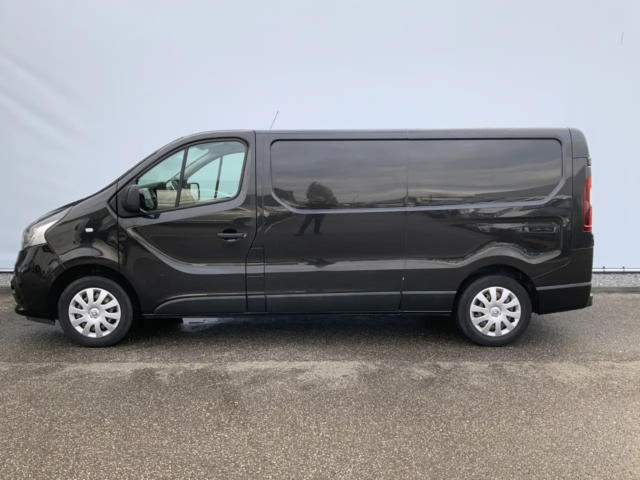 Renault Trafic 1.6 dCi T29 L2H1 Airco Cruise Trerkhaak 2000kg 3 Z - Furgão: foto 3 Renault Trafic 1.6 dCi T29 L2H1 Airco Cruise Trerkhaak 2000kg 3 Z - Furgão: foto 3