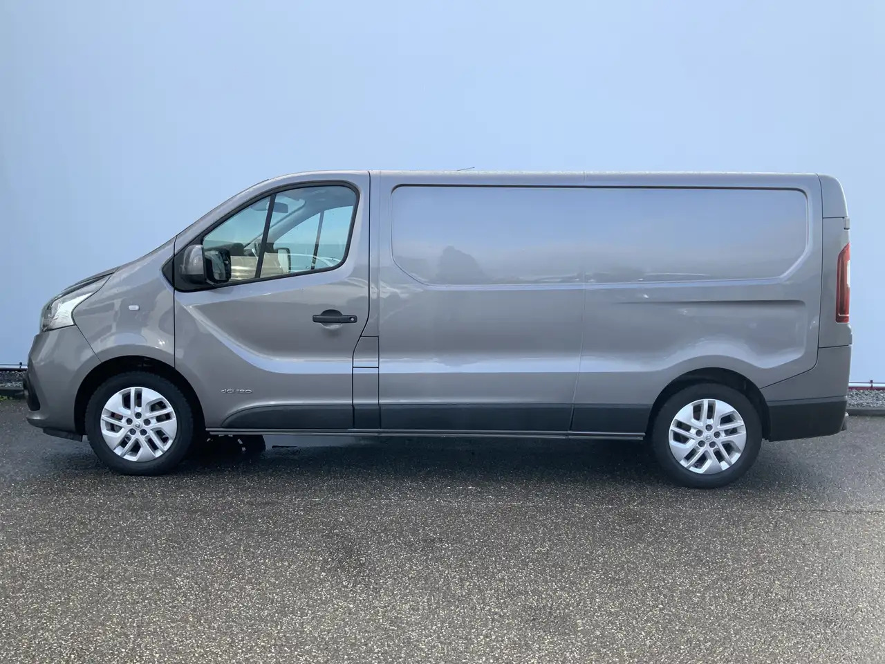 Renault Trafic 1.6 dCi T29 L2H1 DC Comfort Energy Airco Cruise Na - Furgão: foto 3 Renault Trafic 1.6 dCi T29 L2H1 DC Comfort Energy Airco Cruise Na - Furgão: foto 3