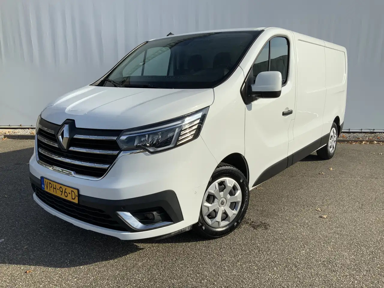 Renault Trafic 2.0 dCi 130 T30 L2H1 Work Edition Airco Cruise Nav - Furgão: foto 1 Renault Trafic 2.0 dCi 130 T30 L2H1 Work Edition Airco Cruise Nav - Furgão: foto 1