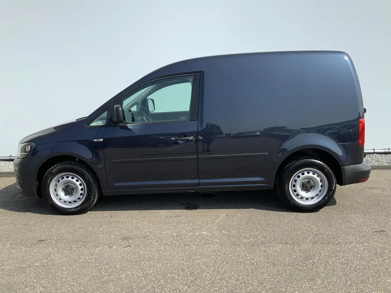 Volkswagen Caddy 2.0 TDI L1H1 BMT Economy - Furgão compacto: foto 3 Volkswagen Caddy 2.0 TDI L1H1 BMT Economy - Furgão compacto: foto 3