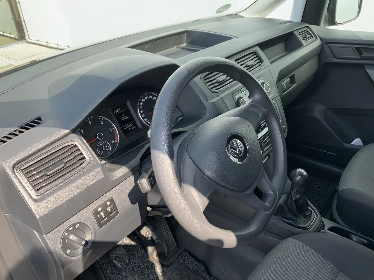 Volkswagen Caddy 2.0 TDI L1H1 BMT Economy - Furgão compacto: foto 5 Volkswagen Caddy 2.0 TDI L1H1 BMT Economy - Furgão compacto: foto 5