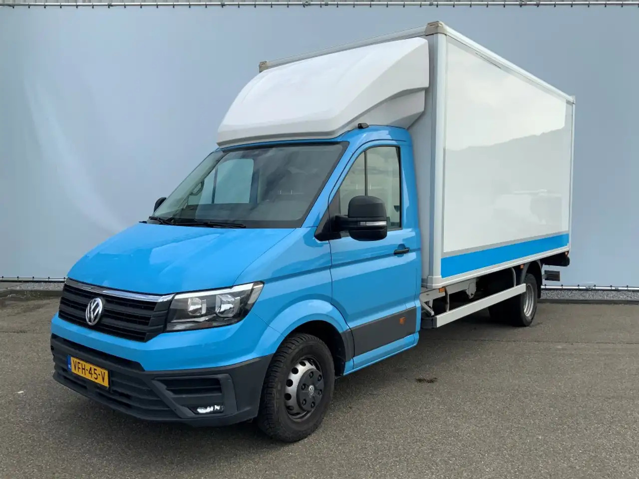Volkswagen Crafter 35 2.0 TDI L4 Meubelbak & Lift Automaat Airco Crui - Carrinha de contentor: foto 1 Volkswagen Crafter 35 2.0 TDI L4 Meubelbak & Lift Automaat Airco Crui - Carrinha de contentor: foto 1