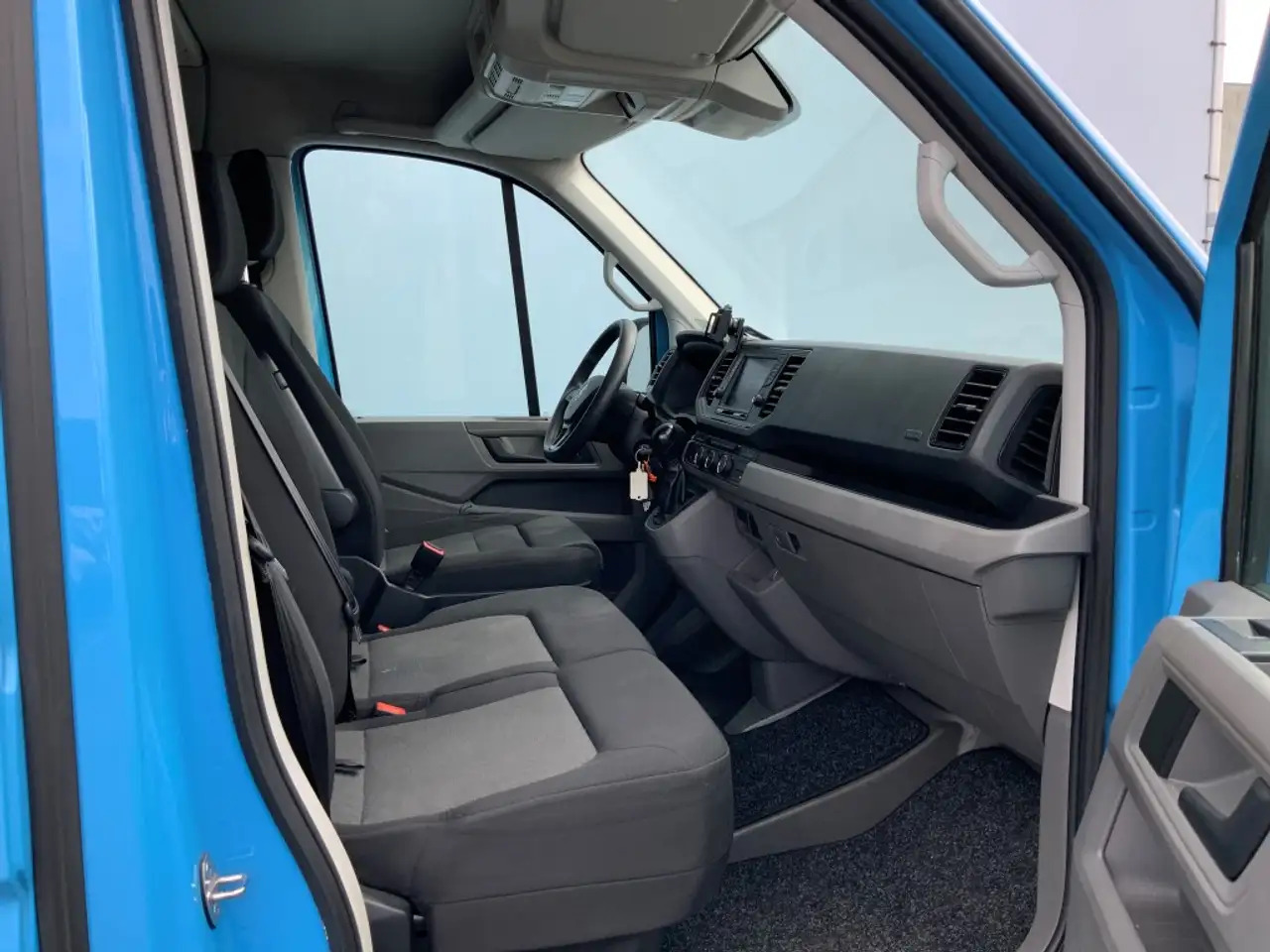 Volkswagen Crafter 35 2.0 TDI L4 Meubelbak & Lift Automaat Airco Crui - Carrinha de contentor: foto 4 Volkswagen Crafter 35 2.0 TDI L4 Meubelbak & Lift Automaat Airco Crui - Carrinha de contentor: foto 4
