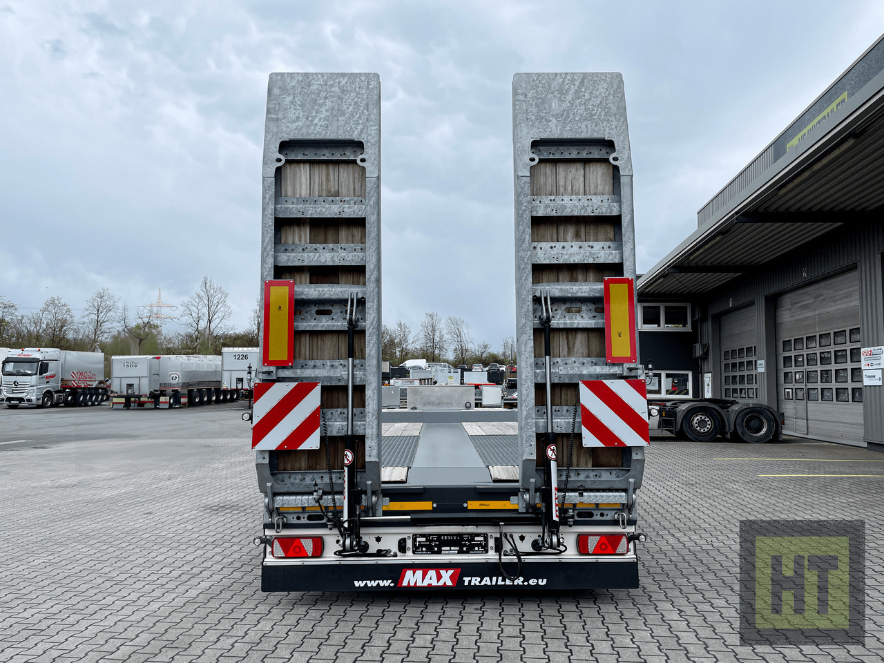 Leasing de FAYMONVILLE MAX Trailer 3(1+2)-Achs-Anhänger mit hydr. Rampen FAYMONVILLE MAX Trailer 3(1+2)-Achs-Anhänger mit hydr. Rampen: foto 7