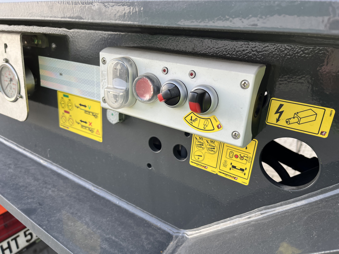 Faymonville 5-Achs-Tele-Semi mit Halbachsen "Twinaxle" und hydr. Rampen Auflieger - Semi-reboque baixa: foto 5 Faymonville 5-Achs-Tele-Semi mit Halbachsen "Twinaxle" und hydr. Rampen Auflieger - Semi-reboque baixa: foto 5