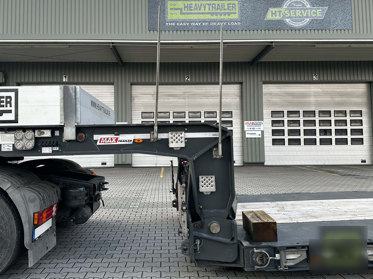 Faymonville MAX Trailer 3-Achs-Tiefbett mit Pendelachsen - Semi-reboque baixa: foto 4 Faymonville MAX Trailer 3-Achs-Tiefbett mit Pendelachsen - Semi-reboque baixa: foto 4