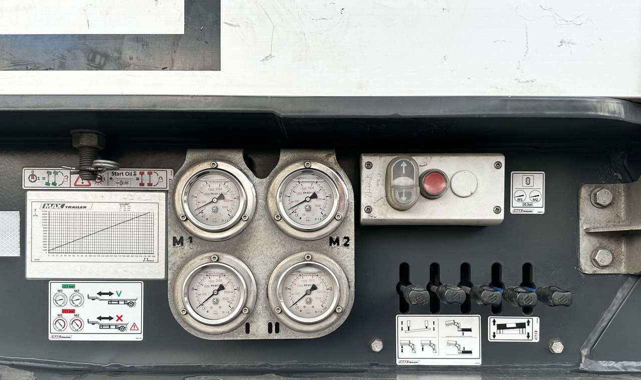 Faymonville MAX Trailer 3-Achs-Tiefbett mit Pendelachsen - Semi-reboque baixa: foto 3 Faymonville MAX Trailer 3-Achs-Tiefbett mit Pendelachsen - Semi-reboque baixa: foto 3