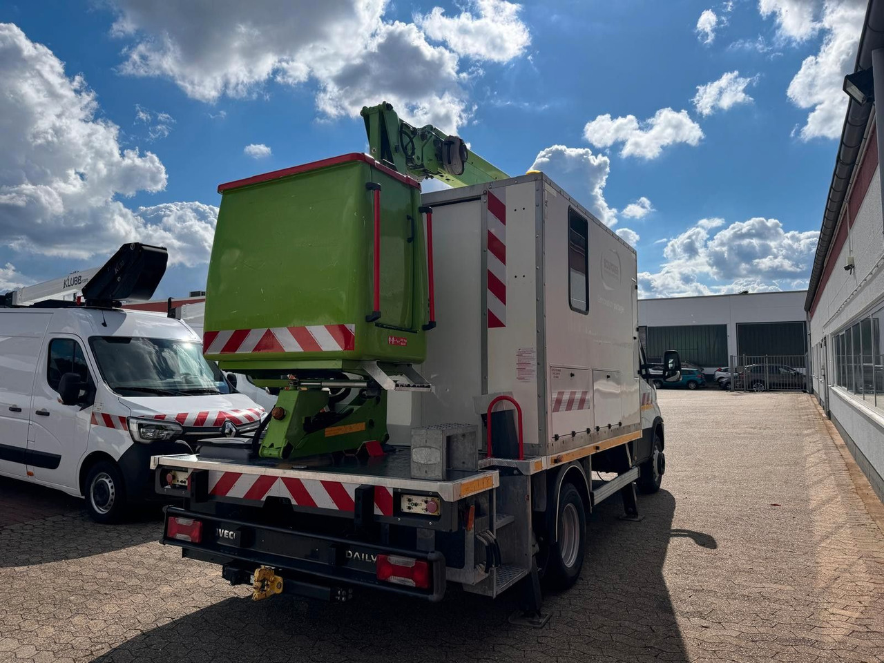 Iveco 70C18 Hubarbeitsbühne France Elevateur 172 CPL - Caminhão com plataforma aérea: foto 5 Iveco 70C18 Hubarbeitsbühne France Elevateur 172 CPL - Caminhão com plataforma aérea: foto 5