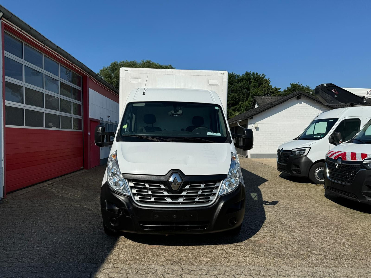 Renault Master Koffer mit Auffahrrampe 1200kg Nutzlast - Carrinha de contentor: foto 2 Renault Master Koffer mit Auffahrrampe 1200kg Nutzlast - Carrinha de contentor: foto 2