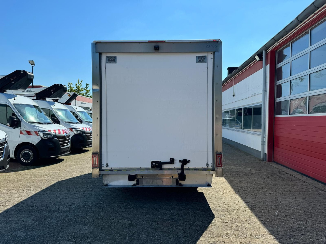 Renault Master Koffer mit Auffahrrampe 1200kg Nutzlast - Carrinha de contentor: foto 5 Renault Master Koffer mit Auffahrrampe 1200kg Nutzlast - Carrinha de contentor: foto 5