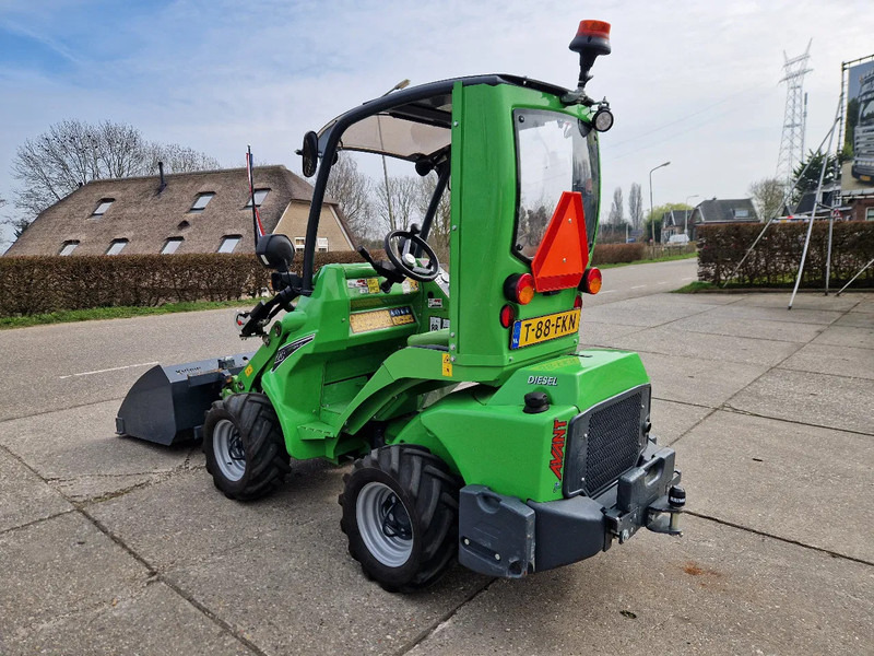 Avant M523 met 317 uur, in nieuwstaat!! - Mini pá carregadora de rastos: foto 4 Avant M523 met 317 uur, in nieuwstaat!! - Mini pá carregadora de rastos: foto 4