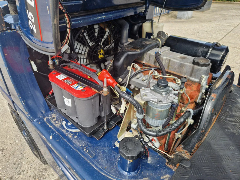 Caterpillar DP25K met breed vorkenbord - Empilhadeira a diesel: foto 5 Caterpillar DP25K met breed vorkenbord - Empilhadeira a diesel: foto 5