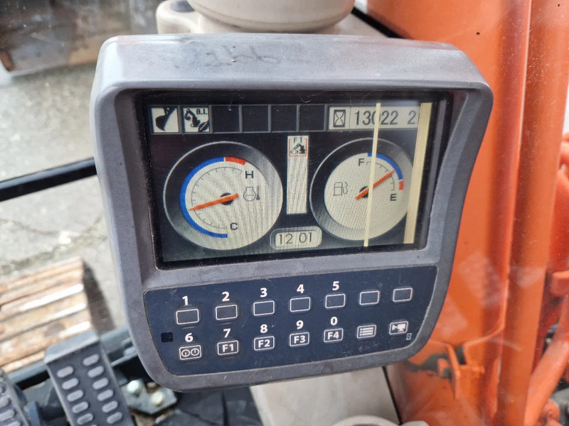 Escavadora de rastos Hitachi ZX160LC-3 rijwerk zéér netjes: foto 11