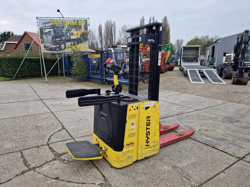 Hyster S1.5S elektrische stapelaar hefhoogte 3.17m. - Stacker: foto 5 Hyster S1.5S elektrische stapelaar hefhoogte 3.17m. - Stacker: foto 5