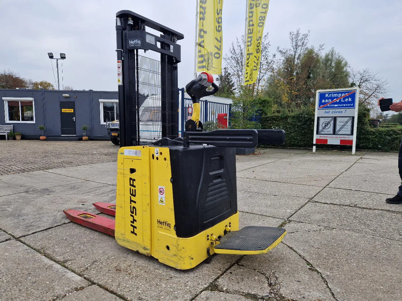 Hyster S1.5S elektrische stapelaar hefhoogte 3.17m. - Stacker: foto 4 Hyster S1.5S elektrische stapelaar hefhoogte 3.17m. - Stacker: foto 4