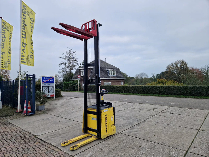 Hyster S1.5S elektrische stapelaar hefhoogte 3.17m. - Stacker: foto 1 Hyster S1.5S elektrische stapelaar hefhoogte 3.17m. - Stacker: foto 1