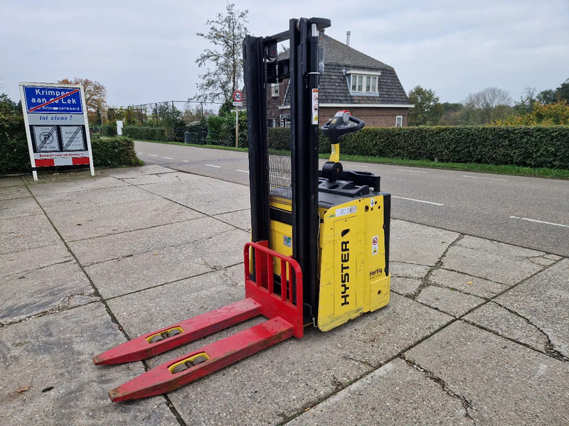 Hyster S1.5S elektrische stapelaar hefhoogte 3.17m. - Stacker: foto 3 Hyster S1.5S elektrische stapelaar hefhoogte 3.17m. - Stacker: foto 3