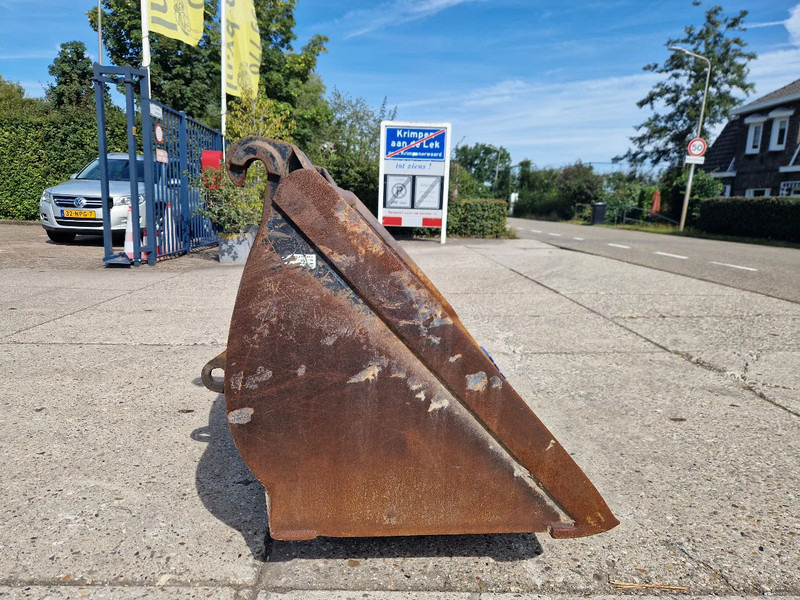 Jeroen van Leeuwen schepbak voor Volvo L30/L35 - Balde por Máquina de construção: foto 4 Jeroen van Leeuwen schepbak voor Volvo L30/L35 - Balde por Máquina de construção: foto 4