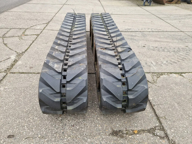 Komatsu nieuwe tracks t.b.v. PC75 tot PC88 - Rasto por Camião: foto 3 Komatsu nieuwe tracks t.b.v. PC75 tot PC88 - Rasto por Camião: foto 3