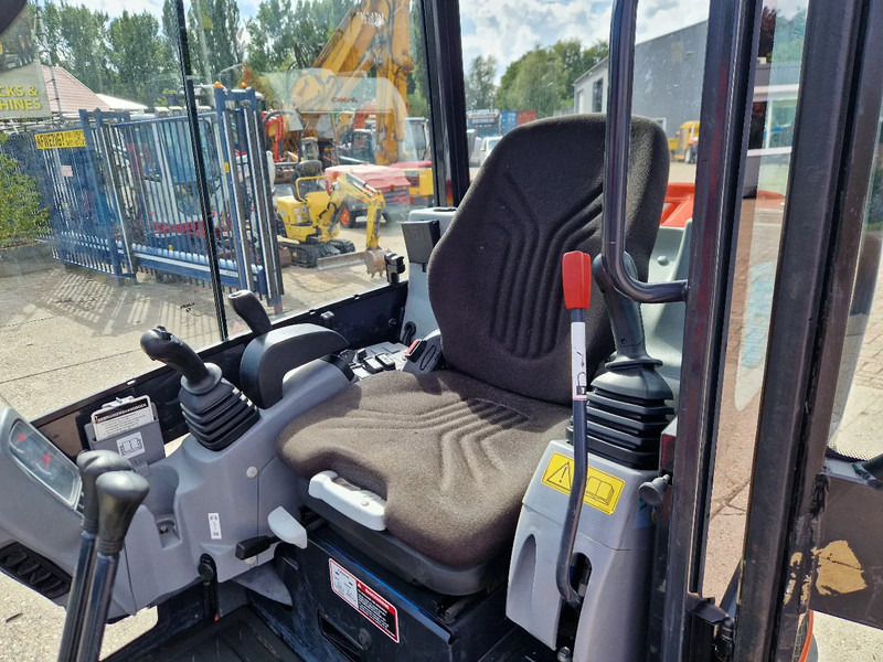 Mini escavadeira Kubota KX019-4 met 1990 uur: foto 8