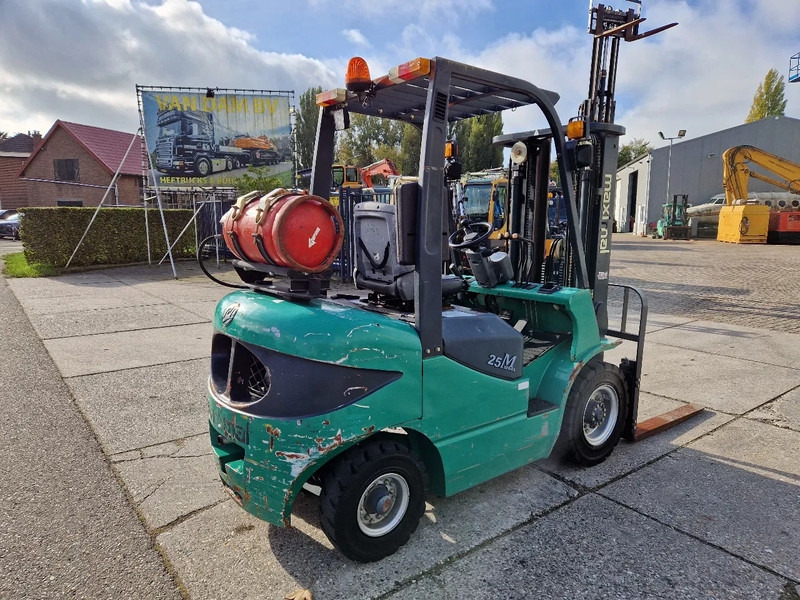 Maximal Nissan Zhejiang 2.5 ton LPG LOW HOURS - Empilhadeira a gás: foto 4 Maximal Nissan Zhejiang 2.5 ton LPG LOW HOURS - Empilhadeira a gás: foto 4