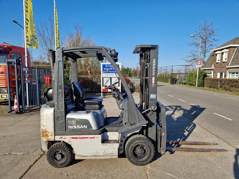 Nissan 1.8 ton LPG met triplomast en sideshift - Empilhadeira a gás: foto 2 Nissan 1.8 ton LPG met triplomast en sideshift - Empilhadeira a gás: foto 2