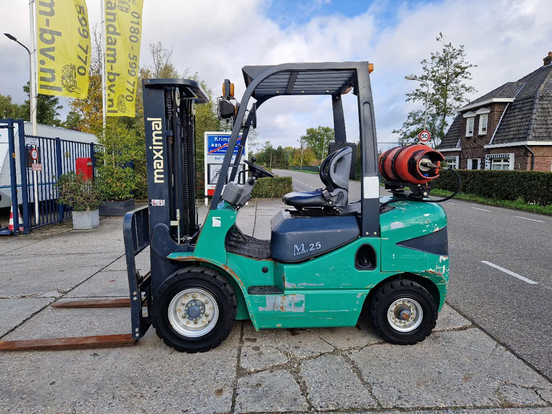 Nissan Zhejiang Maximal with 1290 hours 2.5 ton LPG - Empilhadeira a gás: foto 1 Nissan Zhejiang Maximal with 1290 hours 2.5 ton LPG - Empilhadeira a gás: foto 1