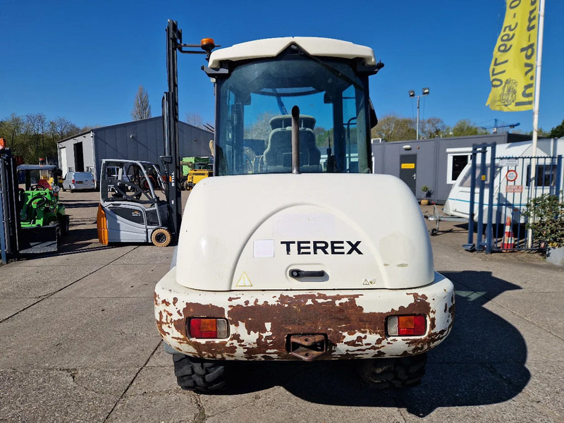 Terex TL80 palletvorken en 4in1-bak - Pá carregadora de rodas: foto 3 Terex TL80 palletvorken en 4in1-bak - Pá carregadora de rodas: foto 3