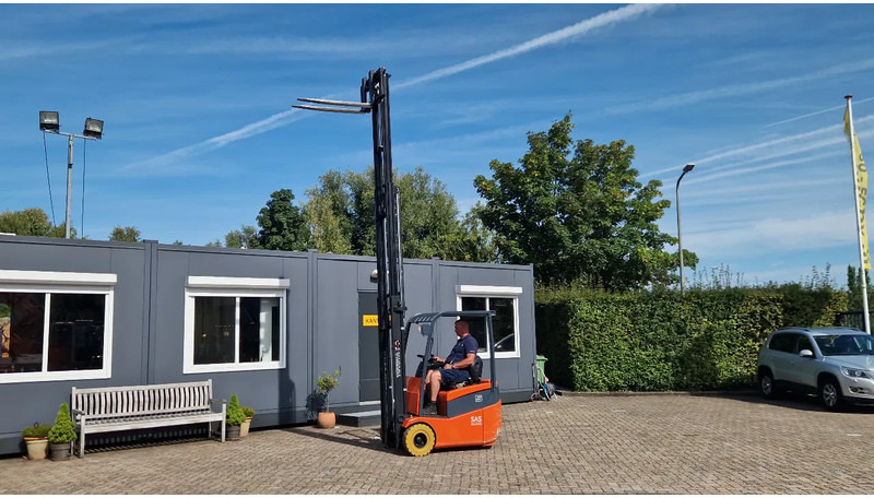 Empilhadeira elétrica Toyota 1500 kg. elektrisch hefhoogte 5.00m.: foto 18